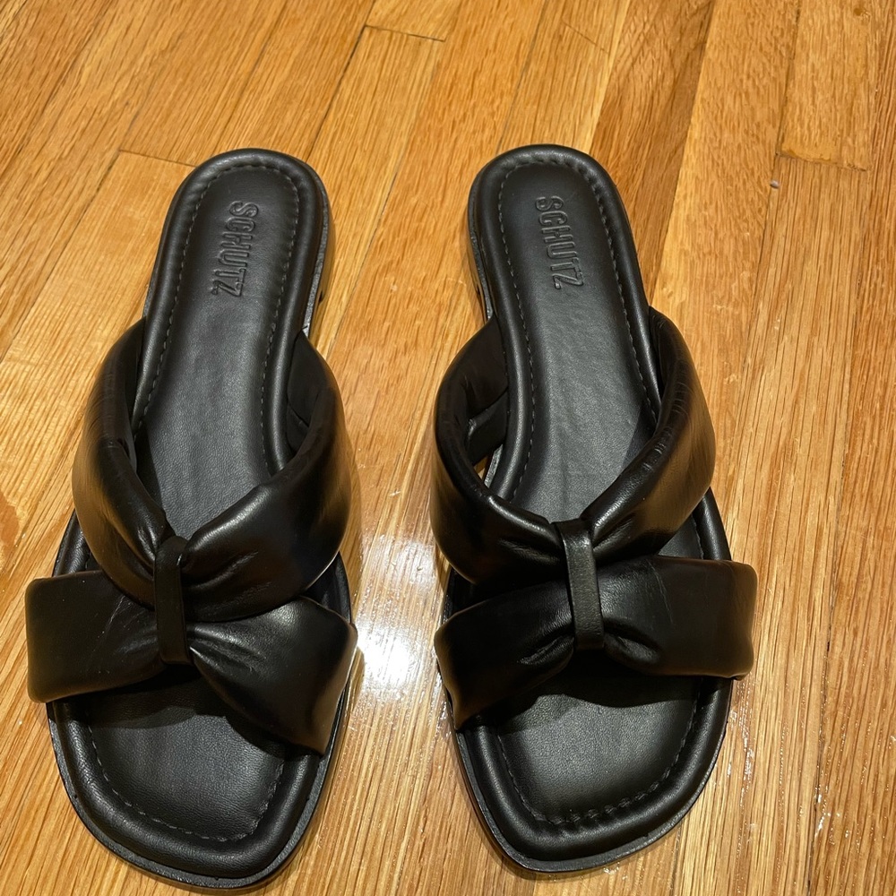 Schutz black flat sandals size 39 ( US 9)